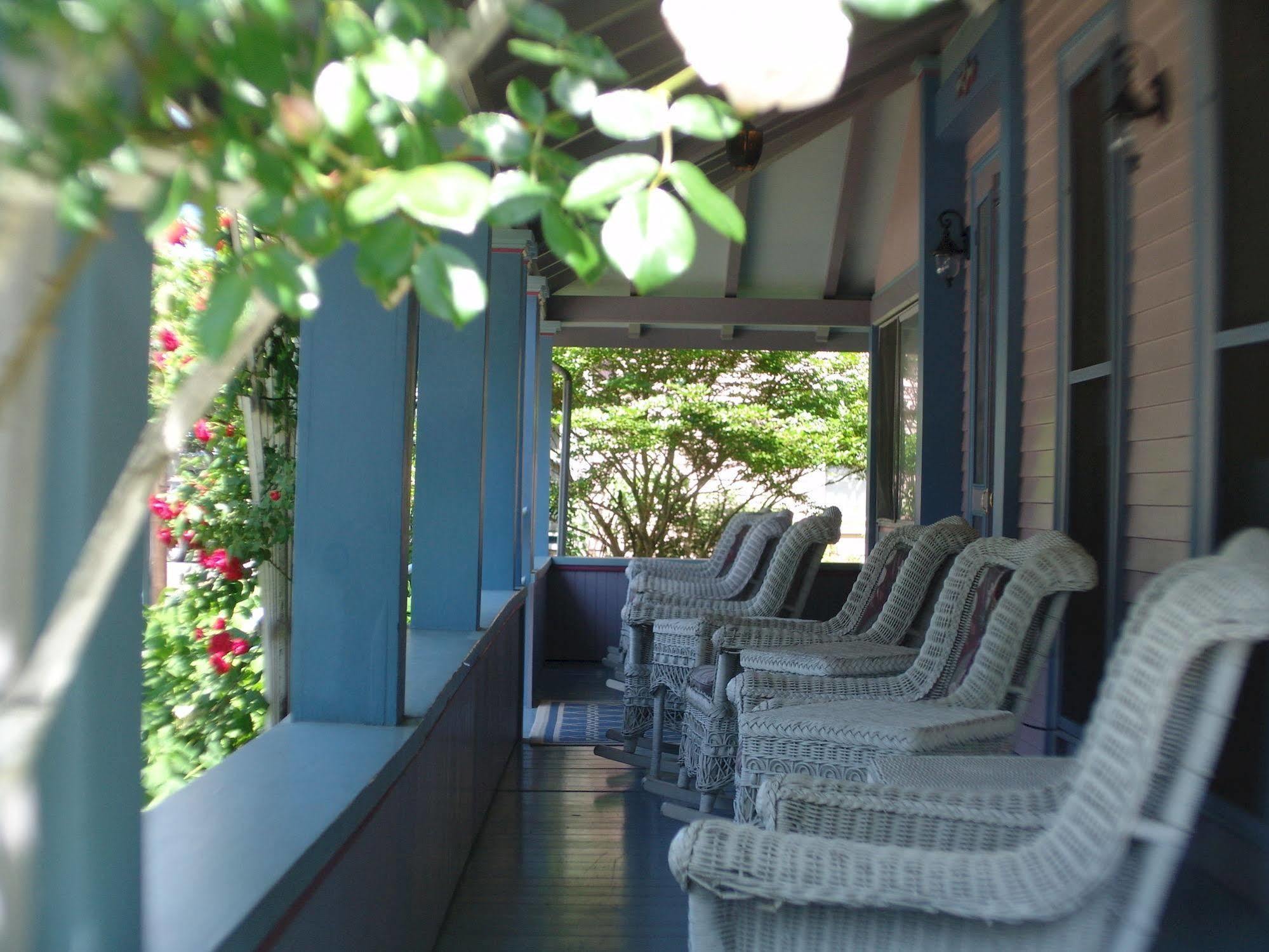 The Oak Bluffs Inn Exterior foto